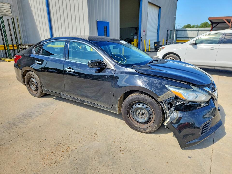 Продажа на аукционе авто 2018 Nissan Altima, vin: 1N4AL3AP0JC117804, номер лота: 58812646