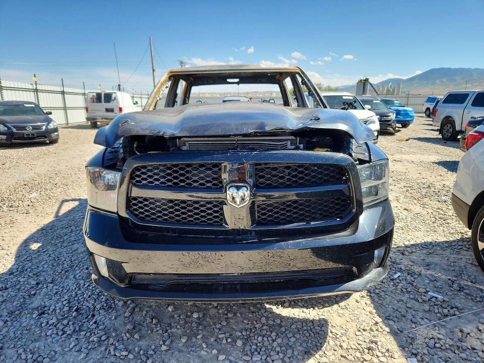 55696636 :رقم المزاد ، 1C6RR7KT0KS507864 vin ، 2019 Ram 1500 Classic مزاد بيع