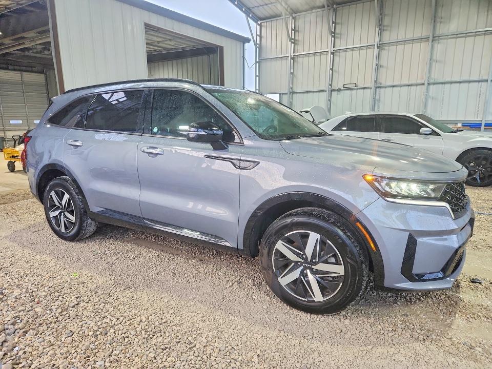 Продажа на аукционе авто 2022 Kia Sorento, vin: 5XYRH4LF2NG154167, номер лота: 56845166