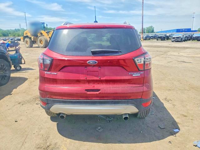 56057706 :رقم المزاد ، 1FMCU0JD7HUC62097 vin ، 2017 Ford Escape مزاد بيع