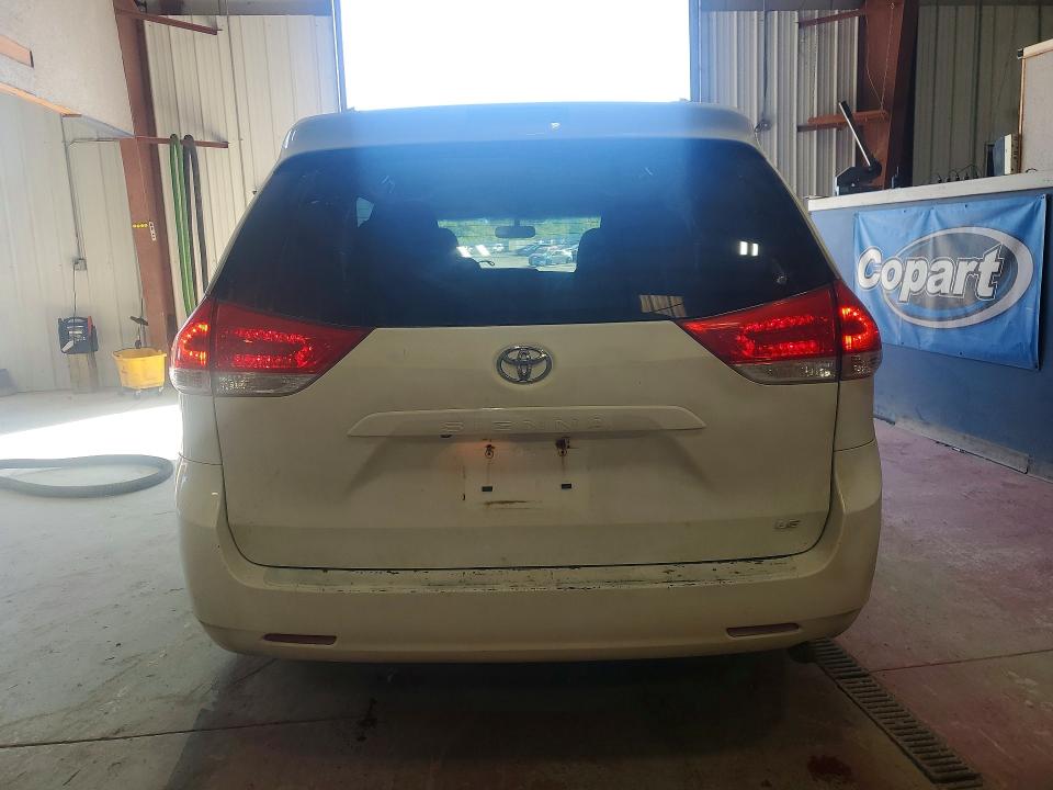 2011 Toyota Sienna მანქანა იყიდება აუქციონზე, vin: 5TDKK3DC4BS103687, აუქციონის ნომერი: 55863396