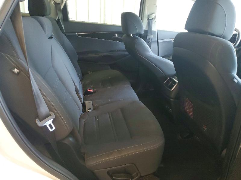 58743256 :رقم المزاد ، 5XYPGDA30HG231299 vin ، 2017 Kia Sorento مزاد بيع