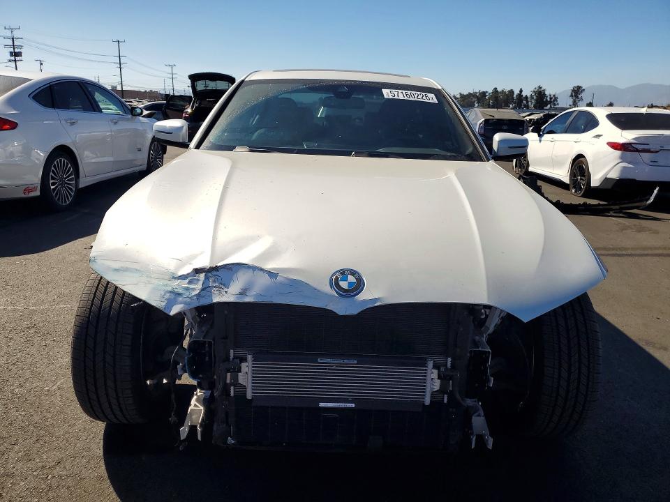 57160226 :رقم المزاد ، 3MW39FF04R8E41465 vin ، 2024 Bmw 330e مزاد بيع