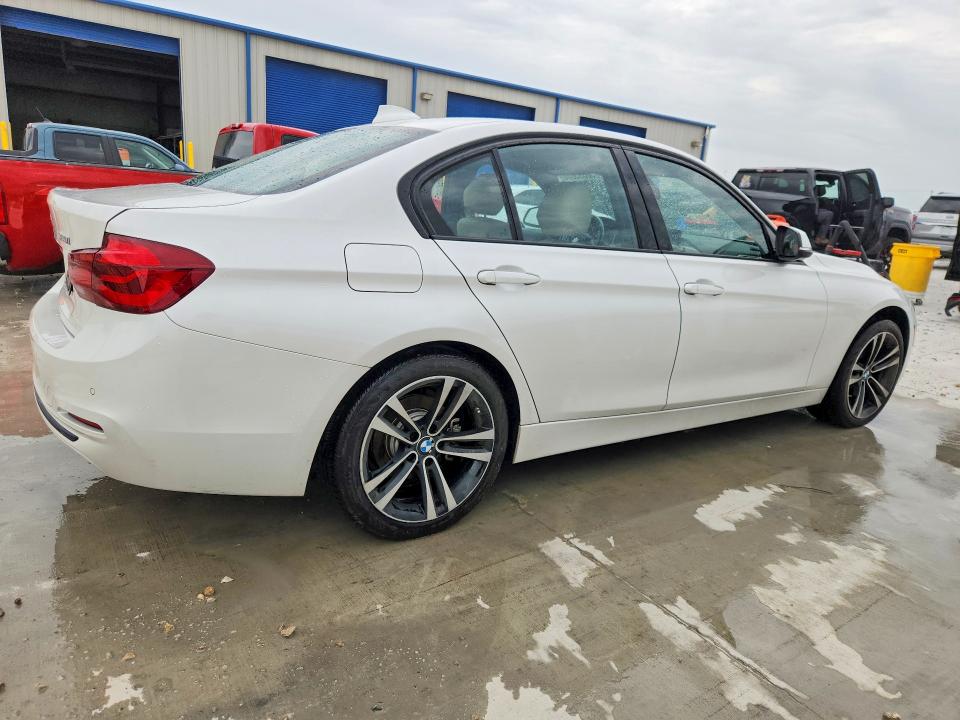 58393866 :رقم المزاد ، WBA8B9C56JEE81773 vin ، 2018 Bmw 330 مزاد بيع