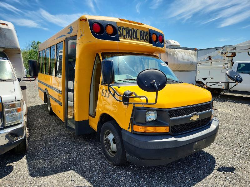 55690646 :رقم المزاد ، 1GB6GUBG3H1102152 vin ، 2017 Chev Bus مزاد بيع