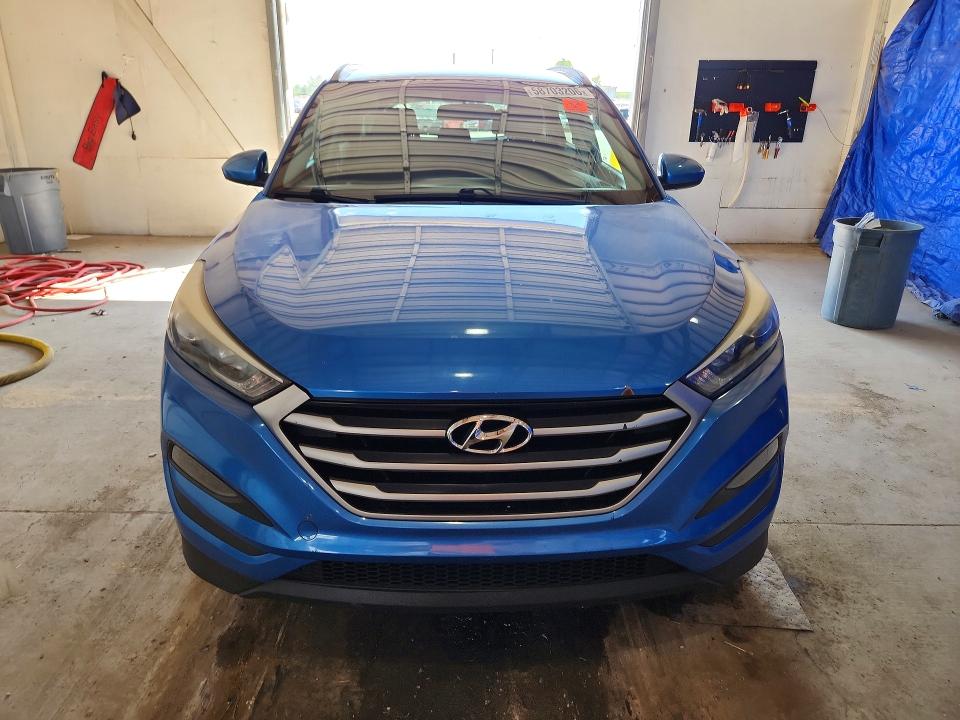 2017 Hyundai Tucson მანქანა იყიდება აუქციონზე, vin: KM8J3CA48HU318415, აუქციონის ნომერი: 58703206