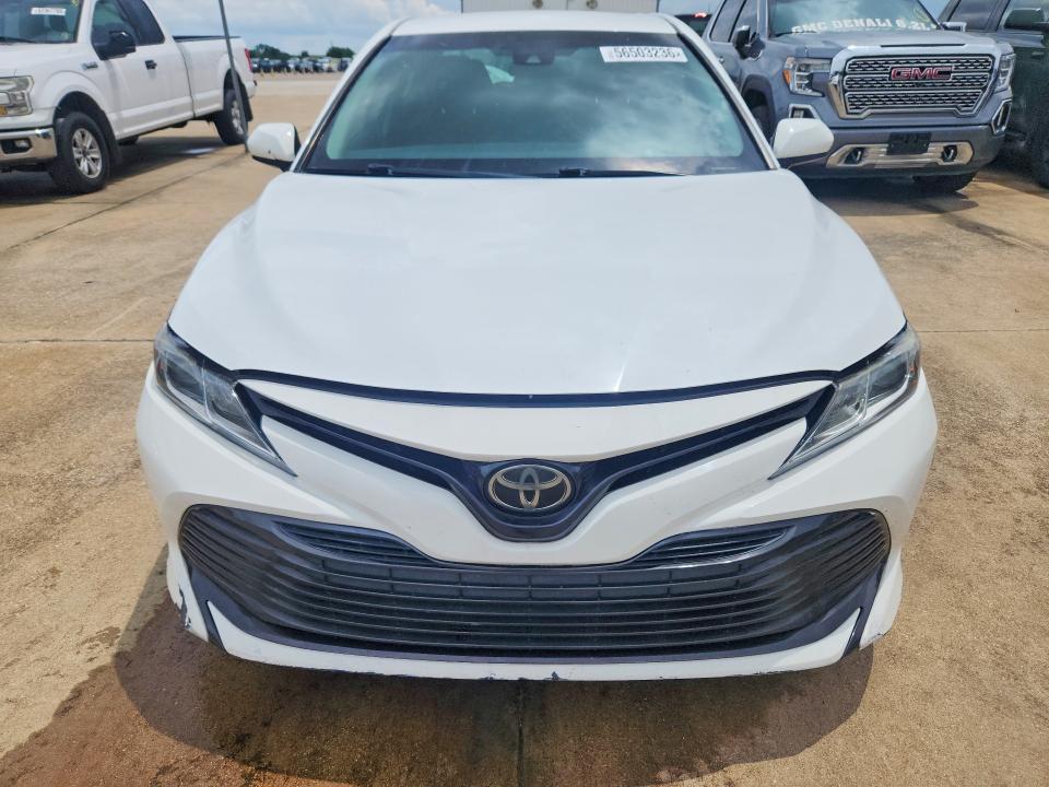 2018 Toyota Camry მანქანა იყიდება აუქციონზე, vin: 4T1B11HK5JU074019, აუქციონის ნომერი: 56503236