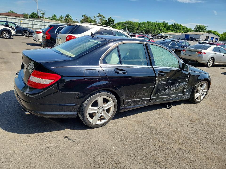 56441636 :رقم المزاد ، WDDGF8BB4BR150370 vin ، 2011 Mercedes-benz C مزاد بيع