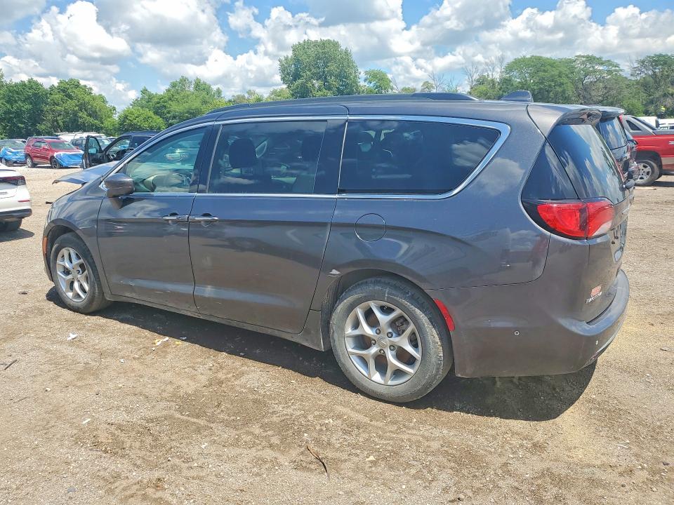 Продажа на аукционе авто 2019 Chrysler Pacifica, vin: 2C4RC1FGXKR561825, номер лота: 58110416