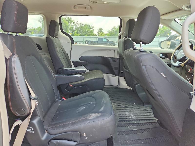 58994156 :رقم المزاد ، 2C4RC1DG7HR703592 vin ، 2017 Chrysler Pacifica مزاد بيع