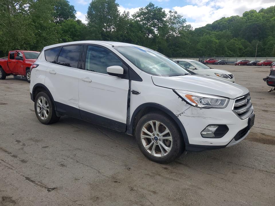 56712676 :رقم المزاد ، 1FMCU9GD2HUD35744 vin ، 2017 Ford Escape مزاد بيع