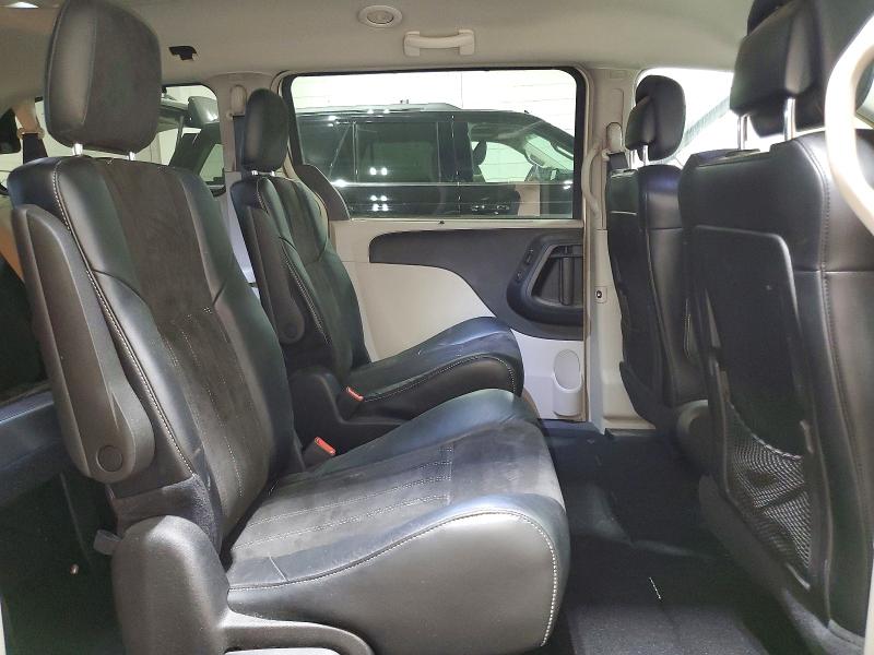 2015 Chrysler Town & Country მანქანა იყიდება აუქციონზე, vin: 2C4RC1JG0FR699886, აუქციონის ნომერი: 58997486