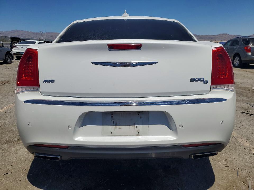 2015 Chrysler 300c მანქანა იყიდება აუქციონზე, vin: 2C3CCAKG1FH876492, აუქციონის ნომერი: 56752046
