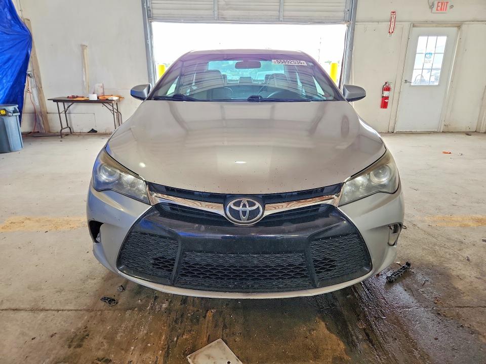 2015 Toyota Camry მანქანა იყიდება აუქციონზე, vin: 4T1BF1FK1FU960141, აუქციონის ნომერი: 55892536