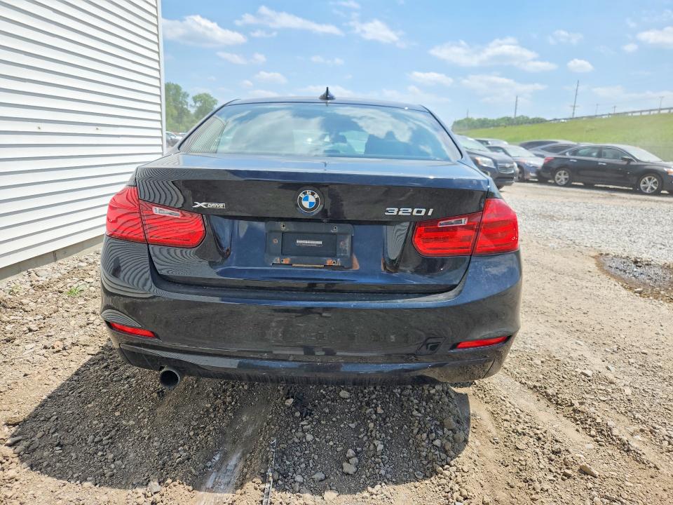 56426076 :رقم المزاد ، WBA3C3G54ENS72128 vin ، 2014 Bmw 320 مزاد بيع