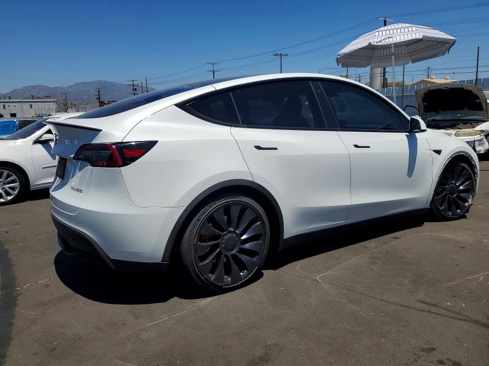 57576086 :رقم المزاد ، 7SAYGDEF2PF713869 vin ، 2023 Tesla Model Y مزاد بيع