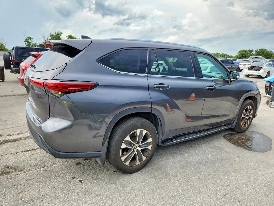 58181916 :رقم المزاد ، 5TDGZRBH2MS547964 vin ، 2021 Toyota Highlander مزاد بيع