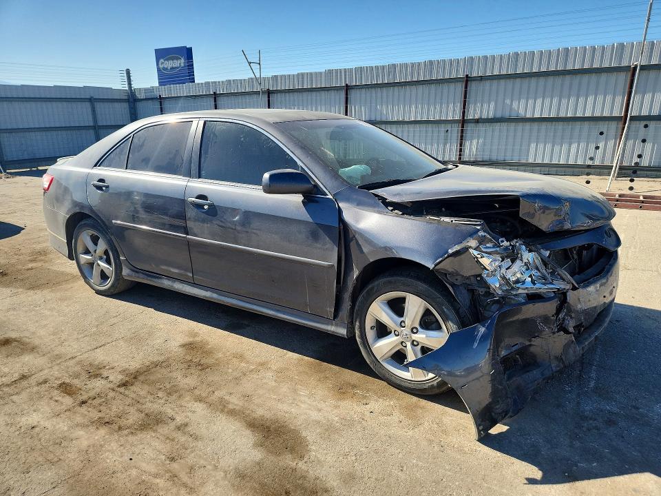 57995626 :رقم المزاد ، 4T1BF3EK9BU215869 vin ، 2011 Toyota Camry Automatic مزاد بيع