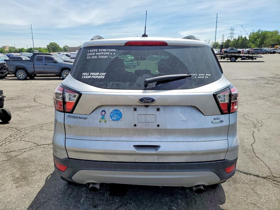 57852106 :رقم المزاد ، 1FMCU9GD0JUA10998 vin ، 2018 Ford Escape مزاد بيع
