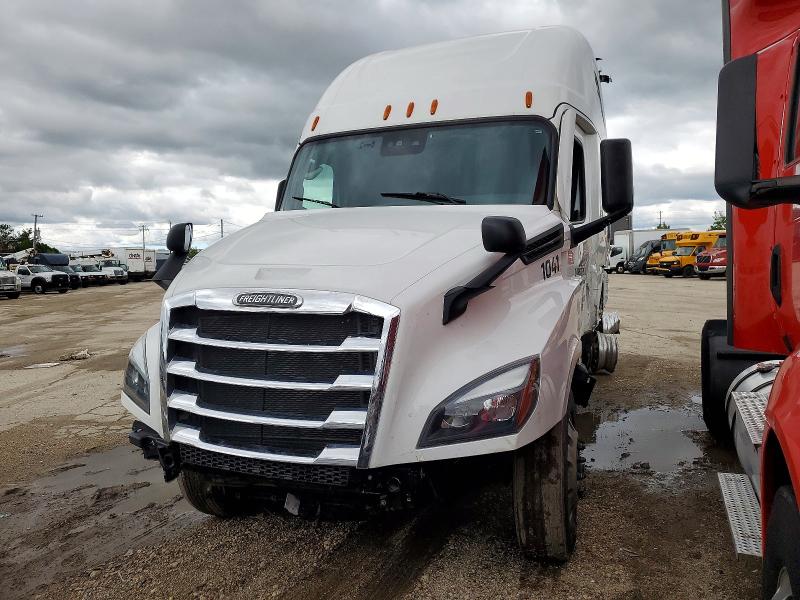 57654306 :رقم المزاد ، 3AKJHHDR9TSWK8823 vin ، 2026 Freightliner Cascadia 126 مزاد بيع