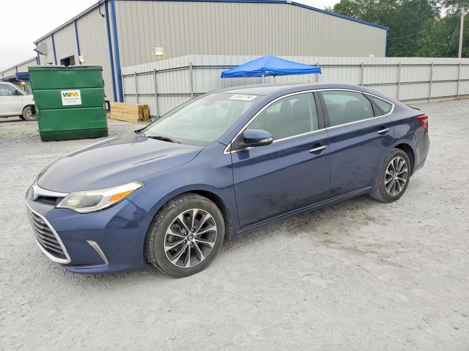 55692756 :رقم المزاد ، 4T1BK1EB5JU285335 vin ، 2018 Toyota Avalon مزاد بيع