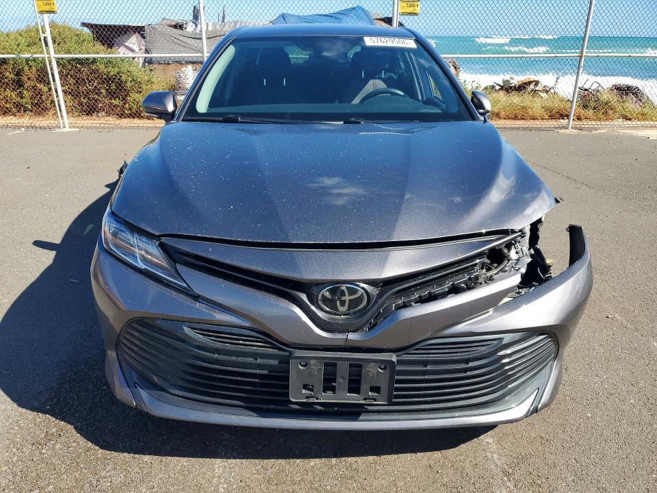 57629506 :رقم المزاد ، 4T1L11AK3LU902182 vin ، 2020 Toyota Camry مزاد بيع
