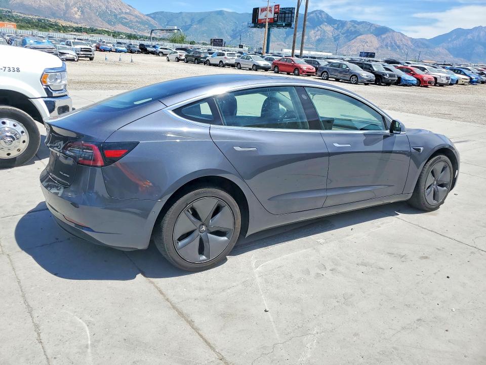Продажа на аукционе авто 2018 Tesla Model 3, vin: 5YJ3E1EB5JF093180, номер лота: 57569146