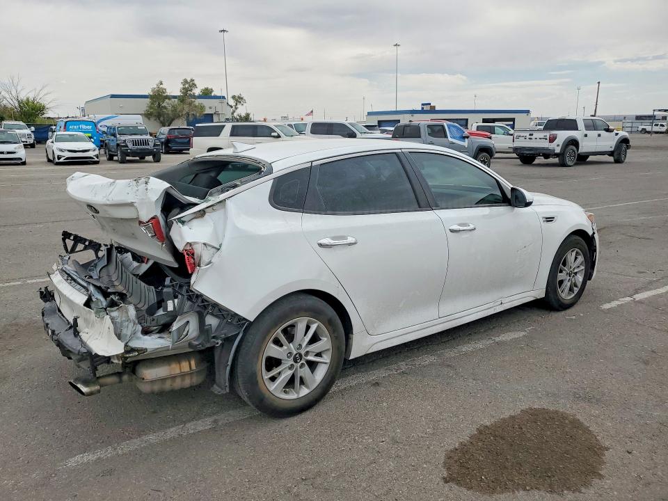 Продажа на аукционе авто 2017 Kia Optima, vin: 5XXGT4L39HG161802, номер лота: 57756186