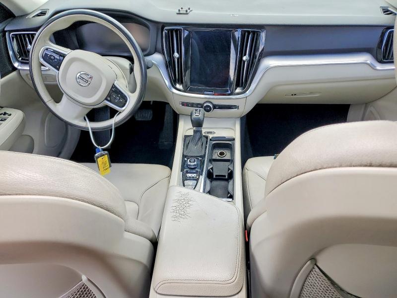 58021636 :رقم المزاد ، 7JRA22TKXLG072053 vin ، 2020 Volvo S60 مزاد بيع