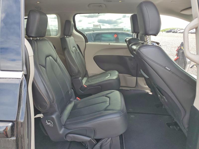 57045666 :رقم المزاد ، 2C4RC1EG2HR688837 vin ، 2017 Chrysler Pacifica مزاد بيع