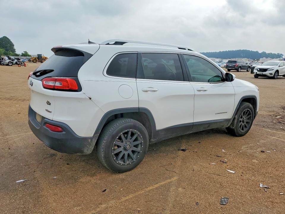 57731016 :رقم المزاد ، 1C4PJLCB8GW125619 vin ، 2016 Jeep Cherokee مزاد بيع