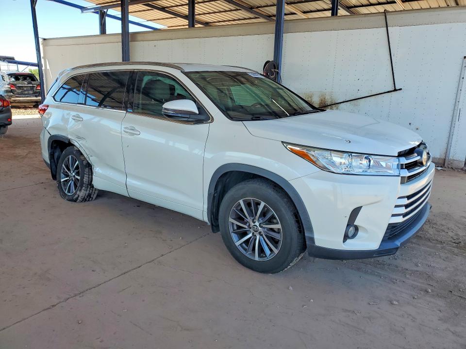 Продажа на аукционе авто 2017 Toyota Highlander, vin: 5TDJZRFH4HS426178, номер лота: 56889516