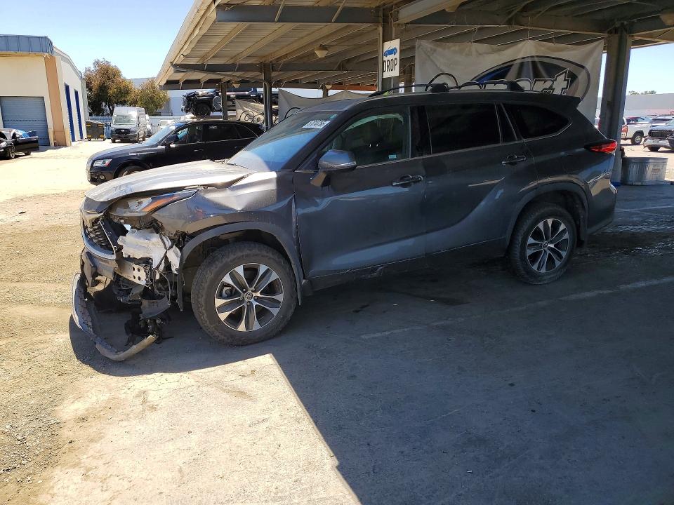 2020 Toyota Highlander მანქანა იყიდება აუქციონზე, vin: 5TDHZRBH1LS030318, აუქციონის ნომერი: 57010756