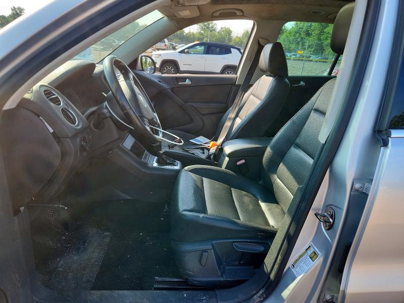 2010 Volkswagen Tiguan მანქანა იყიდება აუქციონზე, vin: WVGBV7AX1AW001912, აუქციონის ნომერი: 85460725
