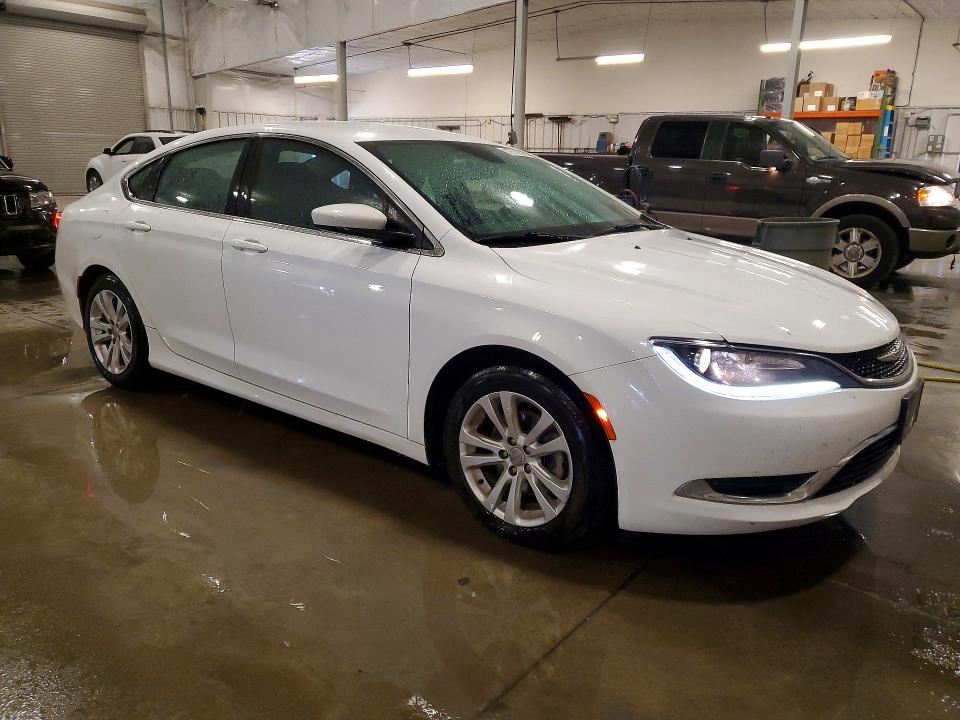 57572986 :رقم المزاد ، 1C3CCCAB6FN562197 vin ، 2015 Chrysler 200 مزاد بيع