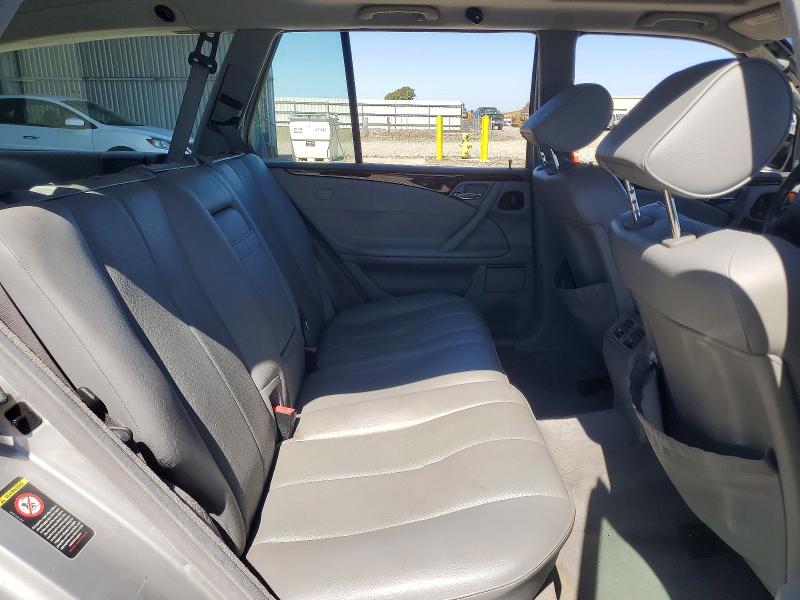 57387056 :رقم المزاد ، WDBJH82J21X051038 vin ، 2001 Mercedes-benz E مزاد بيع