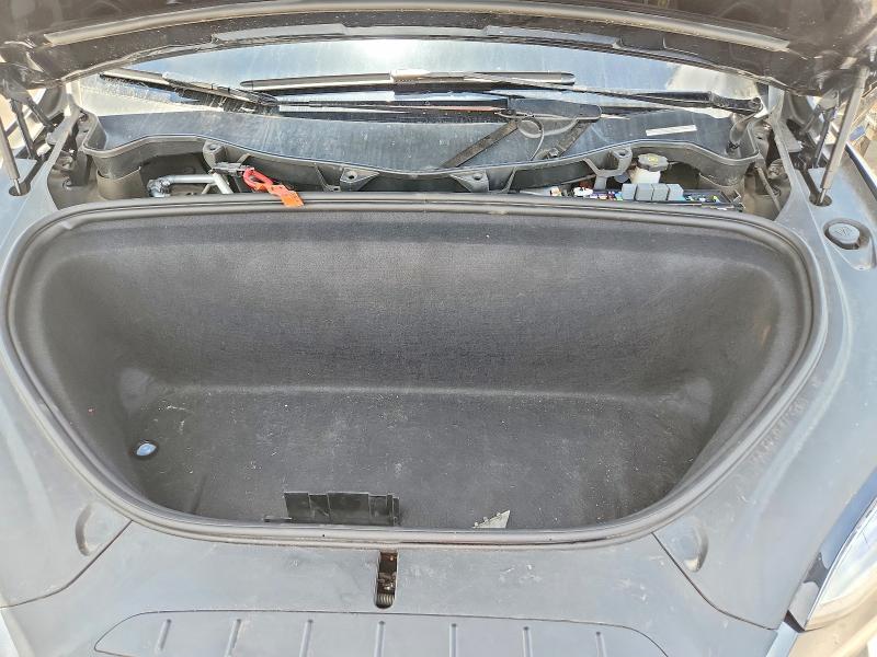 56655406 :رقم المزاد ، 5YJXCDE26JF100050 vin ، 2018 Tesla Model X مزاد بيع