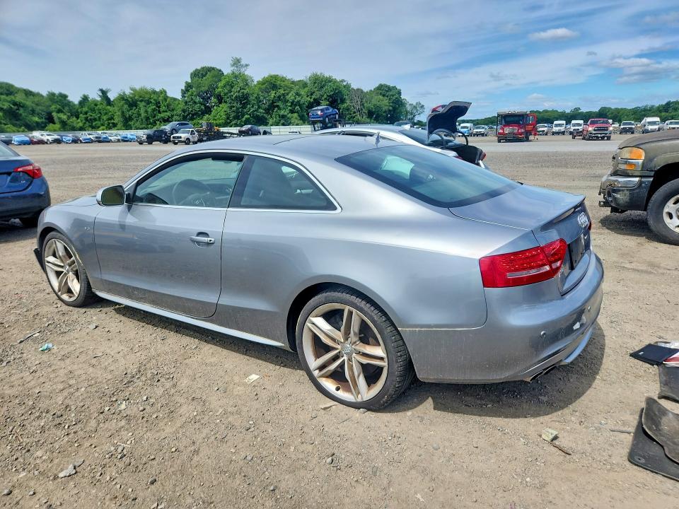57840426 :رقم المزاد ، WAUVVAFR1AA007700 vin ، 2010 Audi S5 مزاد بيع