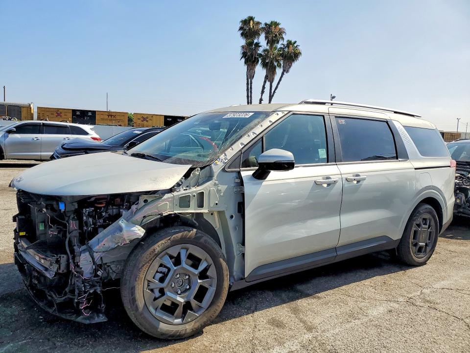 Продаж на аукціоні авто 2025 Kia Carnival, vin: KNDNC5KA9S6037676, номер лоту: 57923226