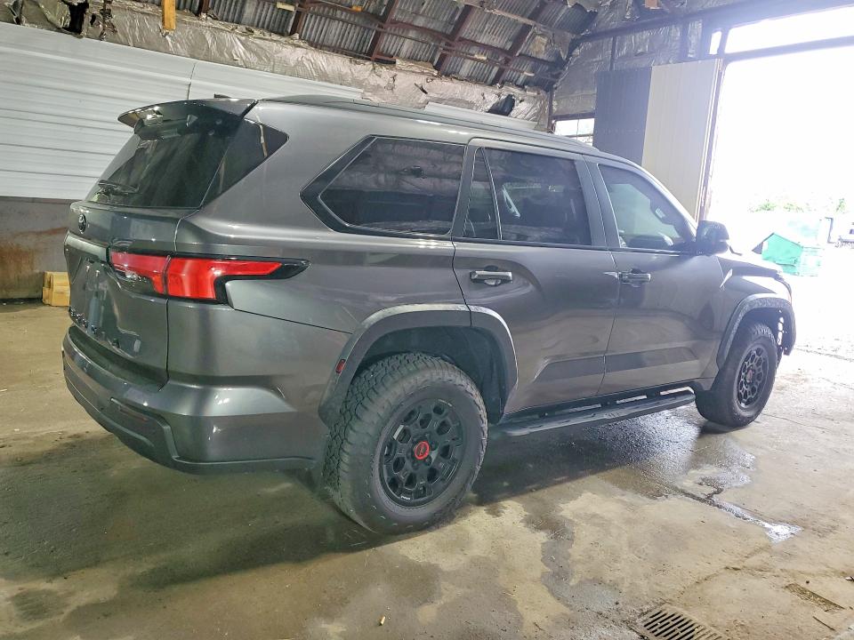 Продажа на аукционе авто 2024 Toyota Sequoia, vin: 7SVAAABA7RX046755, номер лота: 58686626