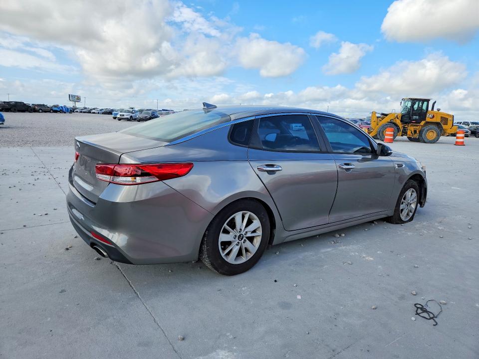 2017 Kia Optima მანქანა იყიდება აუქციონზე, vin: 5XXGT4L32HG148633, აუქციონის ნომერი: 56796466