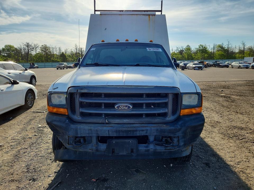 56126396 :رقم المزاد ، 1FDXF46FX1EC19578 vin ، 2001 Ford F450 مزاد بيع