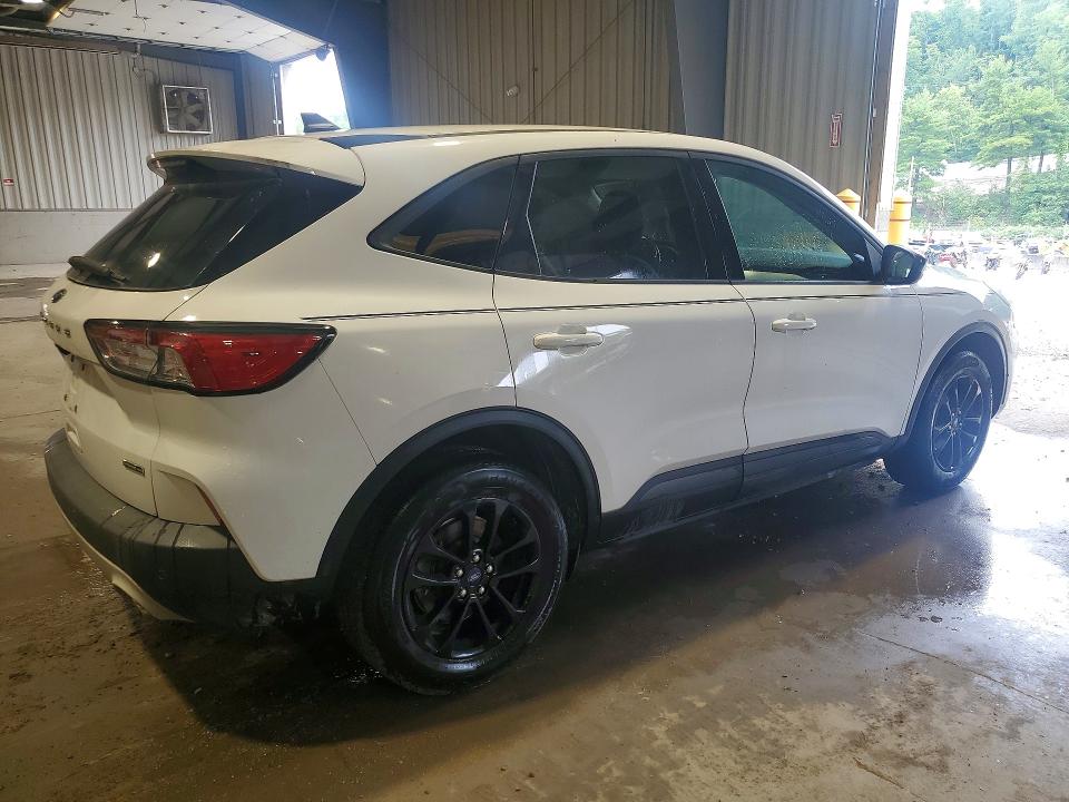 2020 Ford Escape მანქანა იყიდება აუქციონზე, vin: 1FMCU9BZ3LUB13404, აუქციონის ნომერი: 57391496