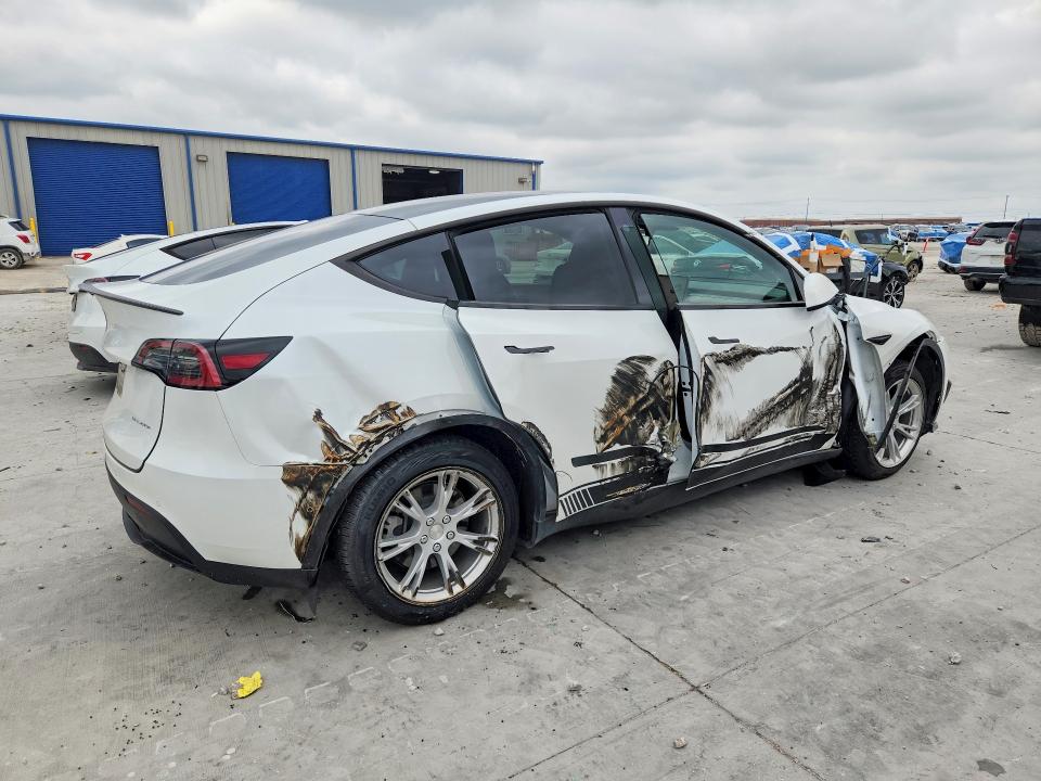 58070266 :رقم المزاد ، 7SAYGDEE9NF434469 vin ، 2022 Tesla Model Y مزاد بيع