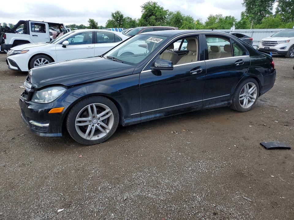 2012 Mercedes-benz C მანქანა იყიდება აუქციონზე, vin: WDDGF8BB1CA648557, აუქციონის ნომერი: 56513646