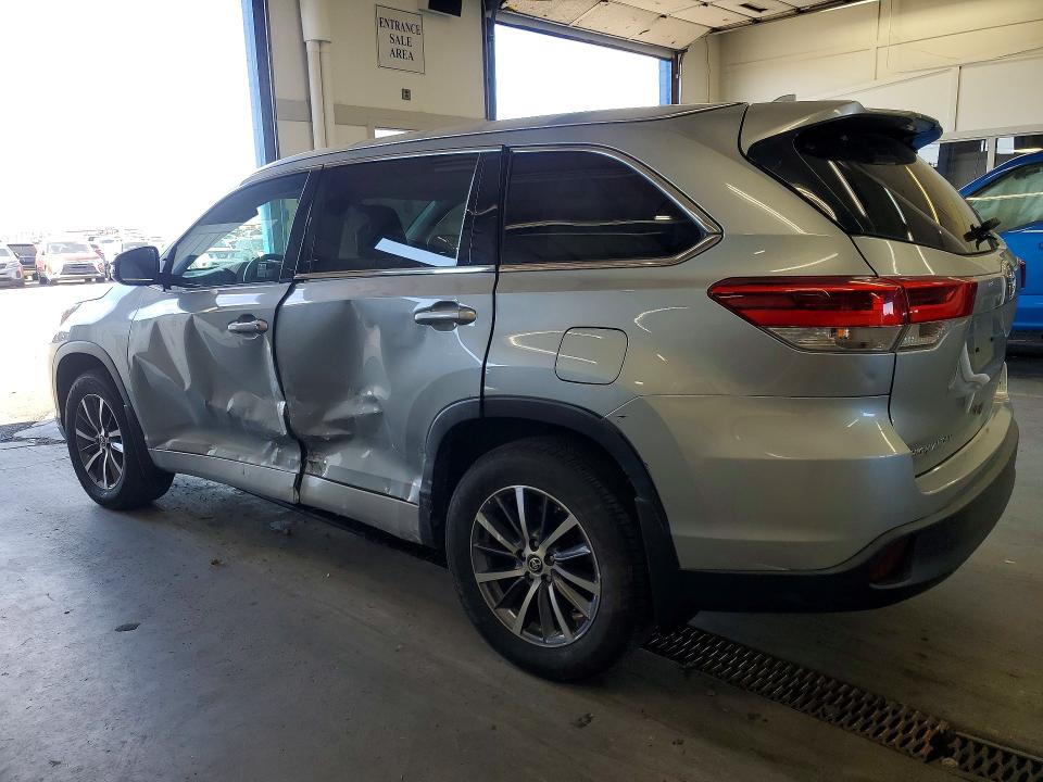 Продажа на аукционе авто 2017 Toyota Highlander, vin: 5TDJZRFH5HS470111, номер лота: 55905096