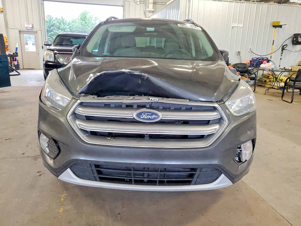 2017 Ford Escape მანქანა იყიდება აუქციონზე, vin: 1FMCU9GD9HUB07076, აუქციონის ნომერი: 56963036