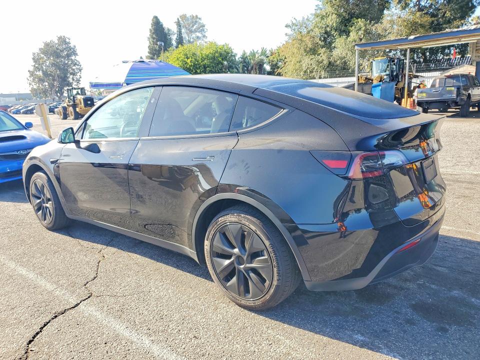2025 Tesla Model Y მანქანა იყიდება აუქციონზე, vin: 7SAYGDED6SF233762, აუქციონის ნომერი: 57248476