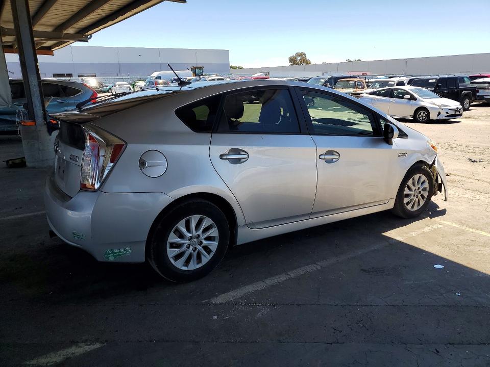 57005916 :رقم المزاد ، JTDKN3DP1D3041664 vin ، 2013 Toyota Prius Plug-in Hybrid مزاد بيع