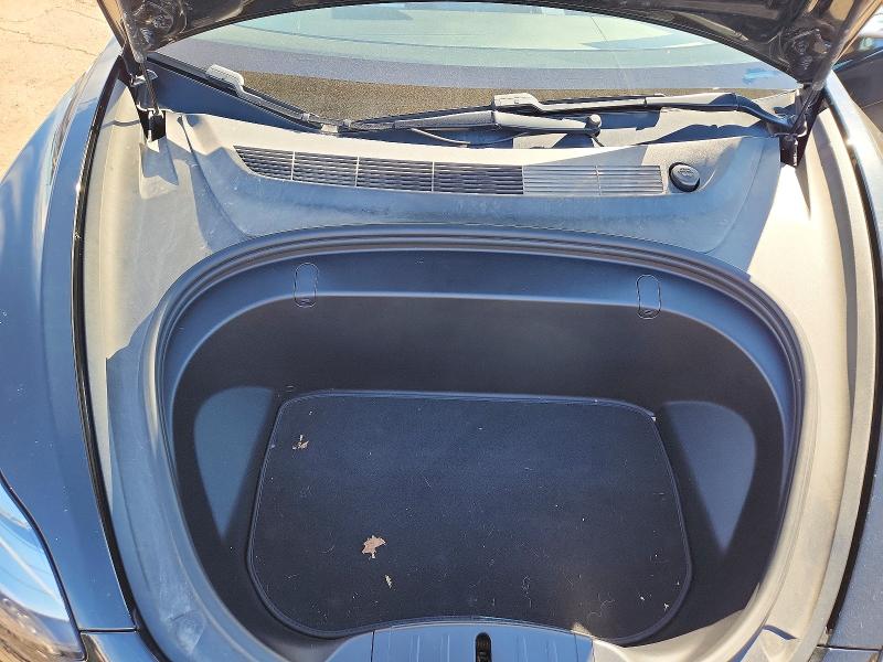 57876806 :رقم المزاد ، 5YJ3E1EB0JF135058 vin ، 2018 Tesla Model 3 مزاد بيع